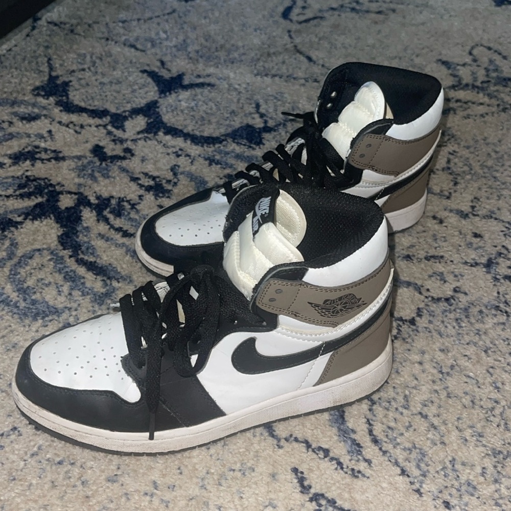 Mocha dunks Jordan size 7 Nike